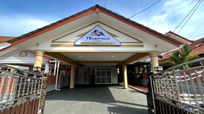 YB Guest House 4 Bilik 5 Katil
